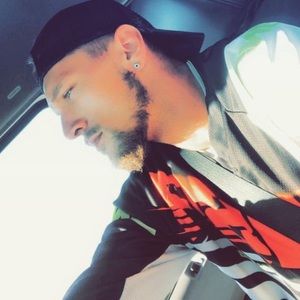 Meet your Posher, Dustin